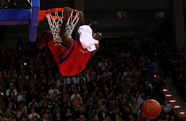 荣誉不仅属 荣誉不仅属